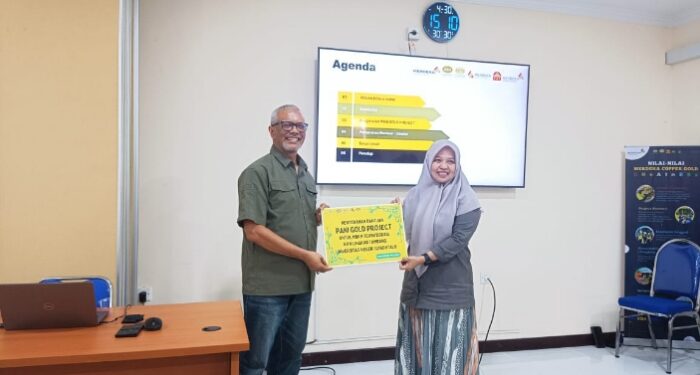 Sebagai Komitmen PGP Serahkan Bantuan, Dukung Merdeka Belajar-Kampus Merdeka Mahasiswa KKN UNG