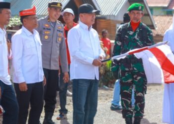 Kirab Merah Putih Sepanjang 80 Meter Warnai Peringatan HUT RI ke-80 di Kecamatan Randangan