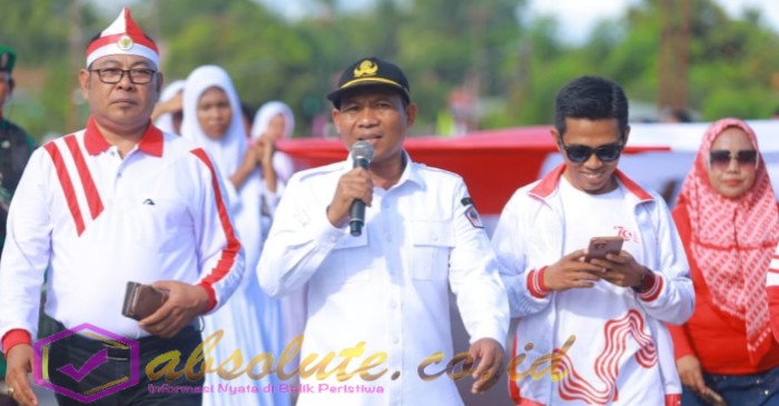 Limonu Hippy Apresiasi Kirab Merah Putih, Pembentangan Bendera 80 Meter di Kecamatan Randangan