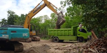 YR Team Turunkan Alat Berat untuk Bersihkan Sedimen Bendungan Induk Taluduyunu