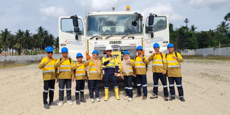 Dua Perempuan Ikut Pelatihan Operator DT Memperkuat Tim Pani Gold Mine