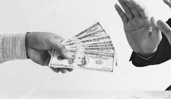 Transparansi Atensi Dipertanyakan, Kades Palopo Klarifikasi Aliran Dana Sosial dan Normalisasi