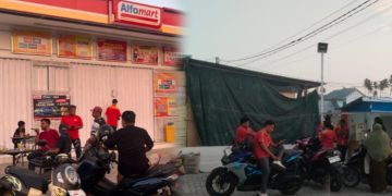 Akibat Tunggakan Sewa Lahan, Alfamart di Desa Teratai Disegel, Karyawan Terlihat Terlantar di Depan Gerai
